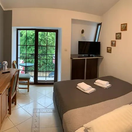 Apartment Plazowa 11 *