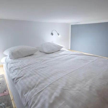 Apartman Plazowa 11 *